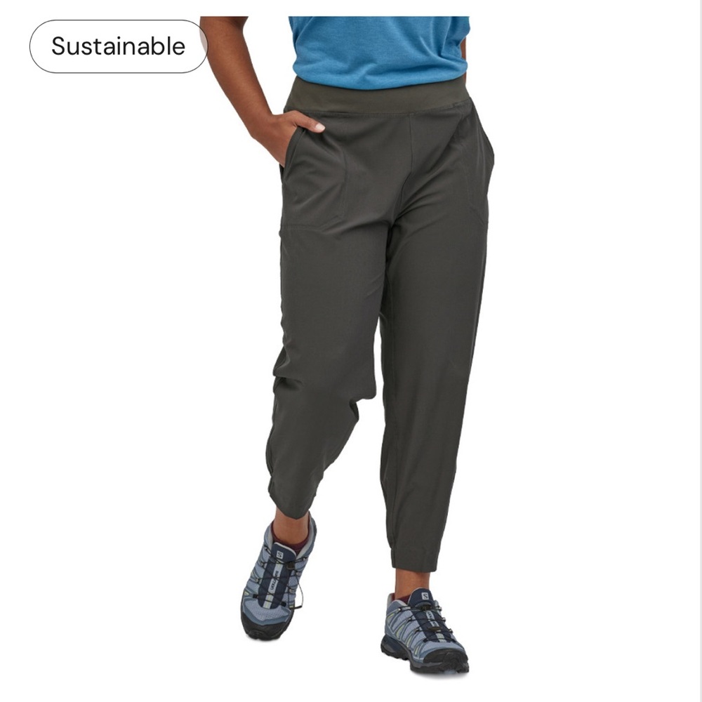 Patagonia Women's gray hiking pants size XS